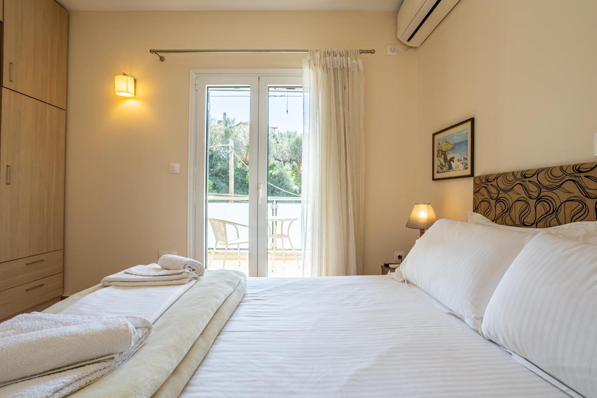 Avia Blue Maisonettes - Messinia Gulf Retreat 외부 사진